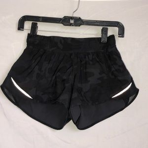 Black camp lulu lemon shorts